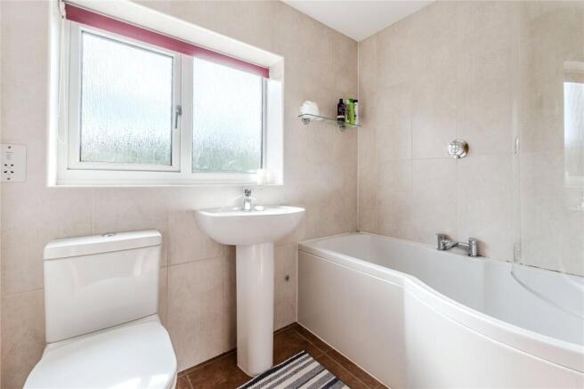 4 bed Detached for sale Image 6