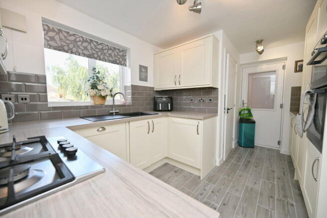 4 bed Detached for sale Image 6