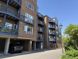 19, Anchor Court, Argent Street, Grays RM17 6QN