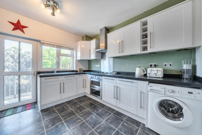 1436918-19-69d4fa...