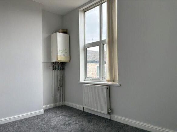 2 bed Flat to rent Image 5