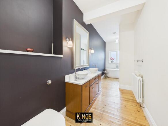 3 bed Semi-Detached for sale Image 8