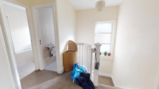 4 bed Semi-Detached to rent Image 11