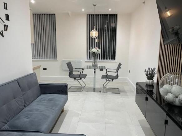1 bed Apartment to rent Image 4