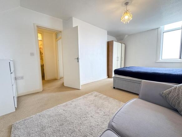 2 bed Penthouse for sale Image 10