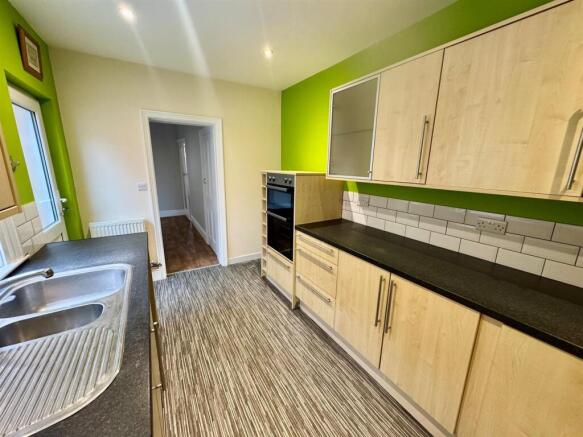 3 bed Terraced for sale Image 12