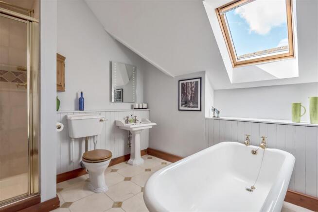 Bathroom.jpg