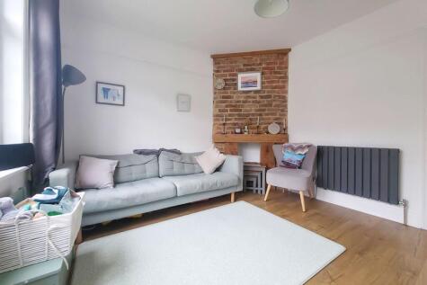 Wallace Road, Rustington, BN16