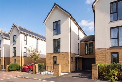 Bishop Path, Locking Parklands, BS24