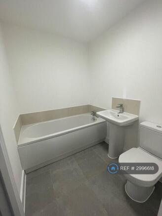 2 bed Semi-Detached to rent Image 5