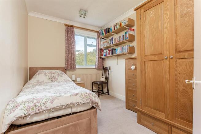 house-sailsbury-avenue-cheam-sutton-112.jpg