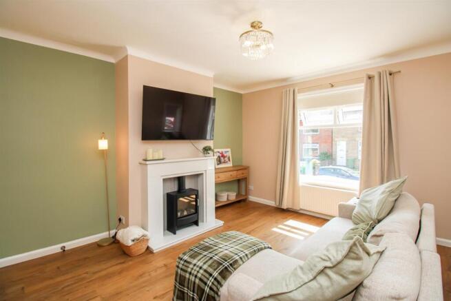 2 bed Semi-Detached Bungalow for sale Image 4