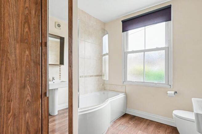3 bed Terraced to rent Image 9