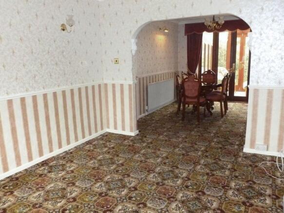 Lounge/Dining ...