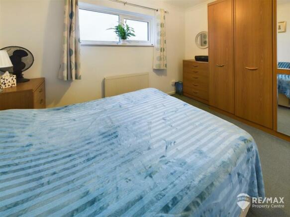 Bedroom 2 (3).jpg