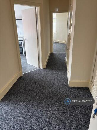 Studio to rent Image 5