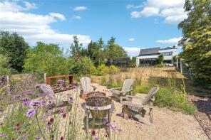 15 Halcyon, Stoke Row Road, Peppard Common, Henley-on-thames RG9 5EJ