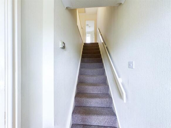 3 bed Semi-Detached to rent Image 8