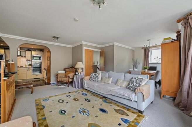 OC - Flat 2, Viceroy Court - ReceptionB3 (1).jpg