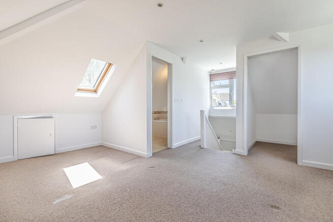 Master Bedroom Su...