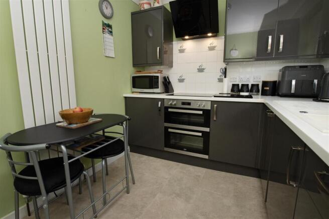 2 bed Detached Bungalow for sale Image 8