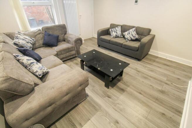 1 bed Terraced to rent Image 7