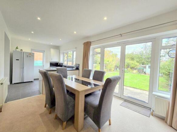 Maycroft, Pinner photo 4
