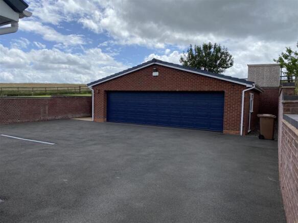 Multi car garage