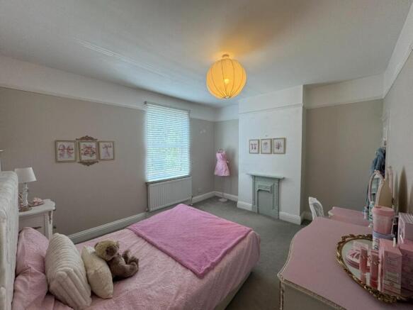 2 bed Terraced to rent Image 8