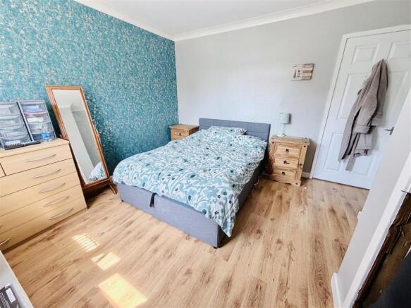 3 bed Terraced for sale Image 9
