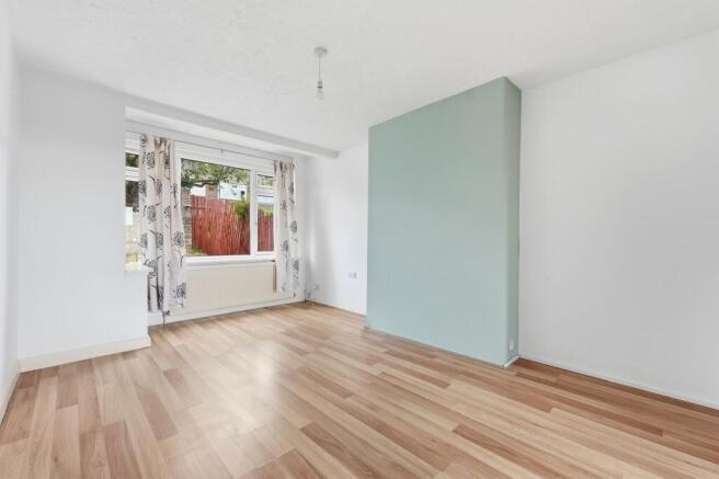 3 bed Semi-Detached for sale Image 6