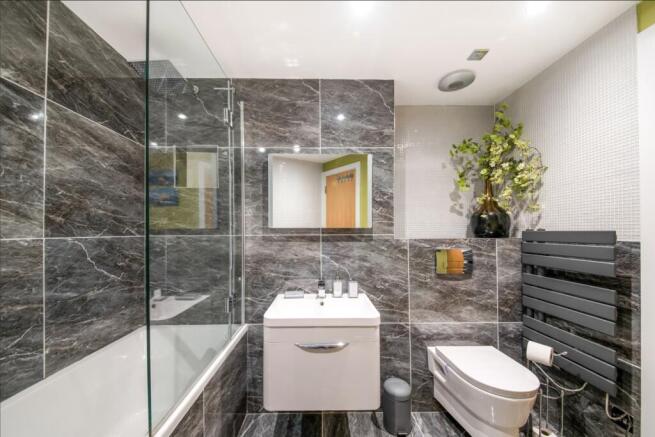 3 bed Penthouse to rent Image 9