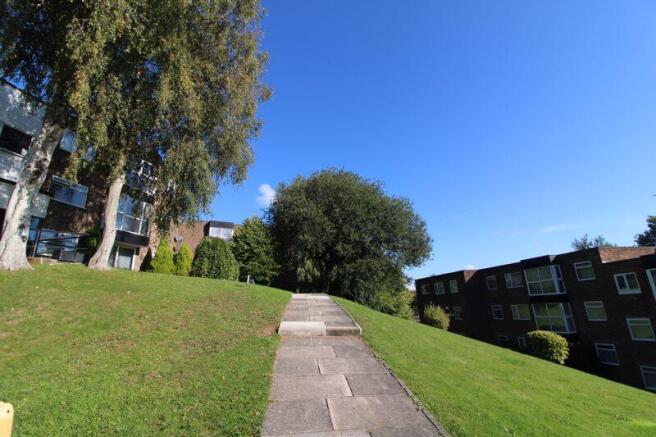 Heywood Court, Middleton, Manchester photo 5