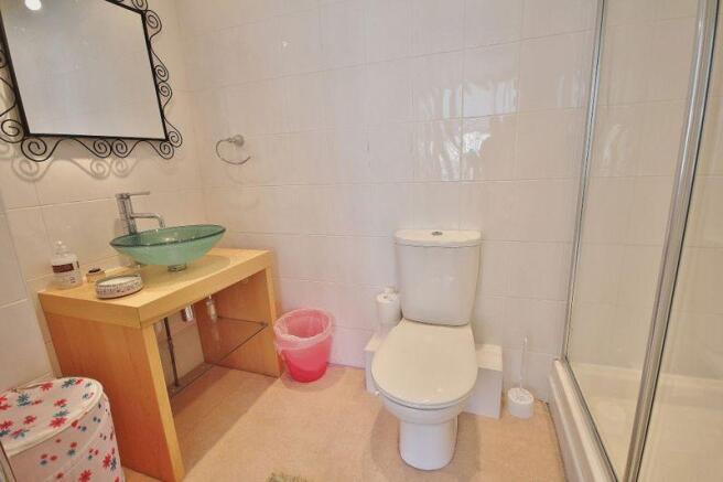 En-suite bedro...