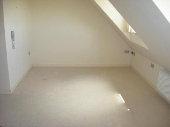 2 bed Flat to rent Image 5