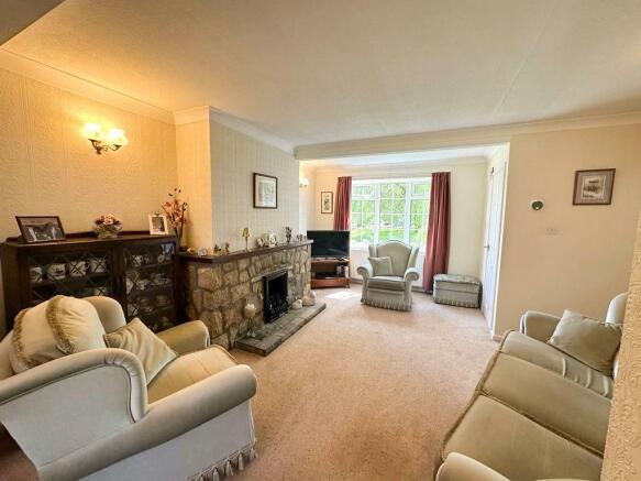 FRONT SITTING ROOM