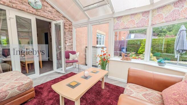 4 bed Detached for sale Image 7