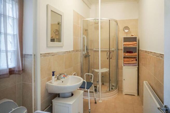 Annexe Shower Room