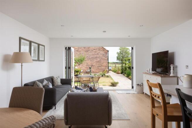 3 bed House for sale Image 6