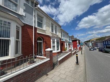 2 Belle Vue Gardens, Aberaeron, SA46