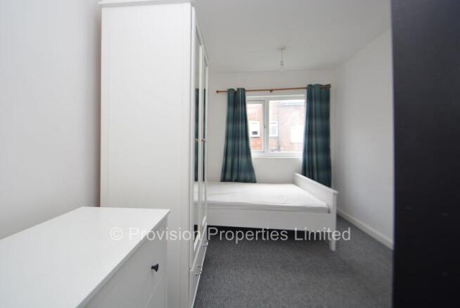 6 bed Terraced to rent Image 12
