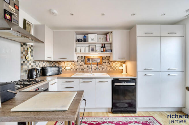 5cf8b7eea6f048c68e81be6c163b192e