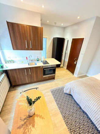 Studio Near Seven Sisters | Water & Wi-Fi Include