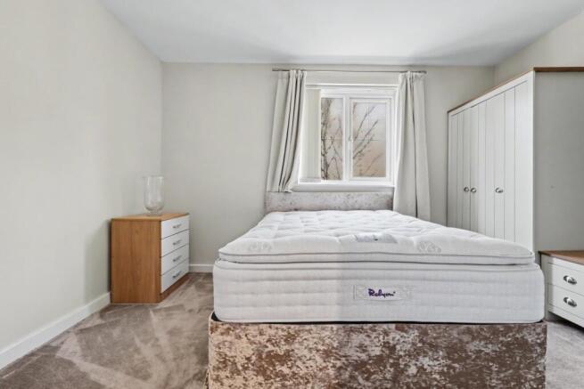 2 bed Flat for sale Image 8