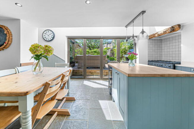 3 bed Terraced for sale Image 11