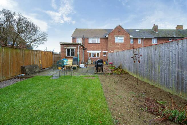 10 Hortonsfield Road, Yardley Gobion, NN12 (11).JP