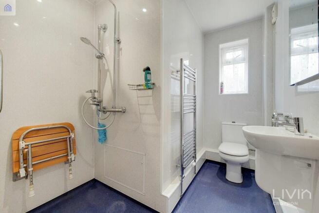 3_Bathroom-0