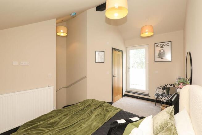 3 bed Terraced for sale Image 10