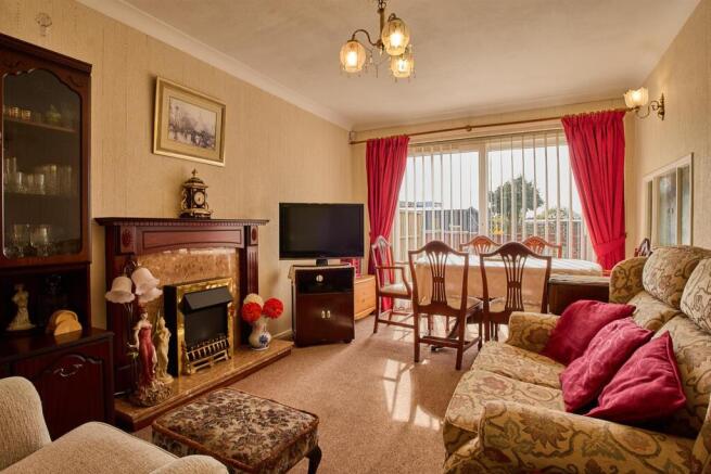 Lounge Dining Room to Rear