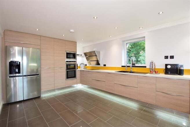 Kitchen/ Dining Area